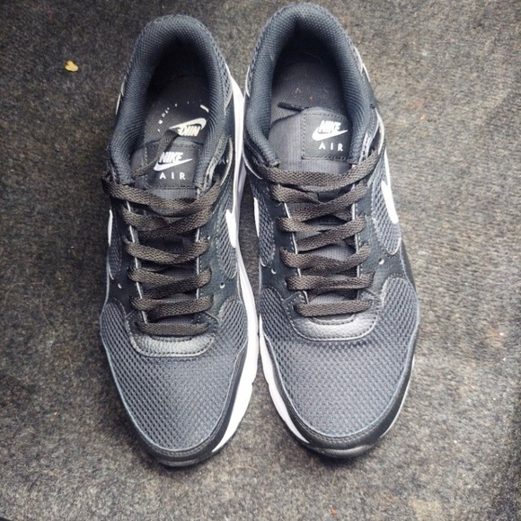 Nice shoes - Picture 1 of 3